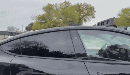 特斯拉无人驾驶测试背后真相揭秘：安全员下岗还是远程操控？(图1)