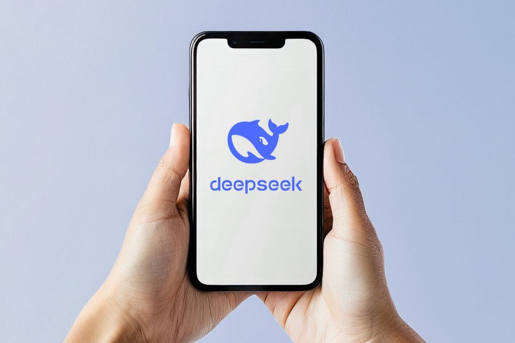 一周AI大事：DeepSeek炒股“封神”，OpenAI自建(图1)